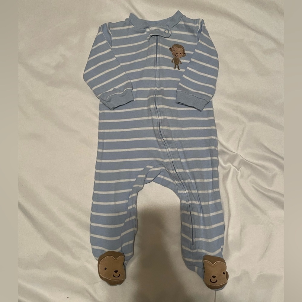 🐶🐶Carters size 6 months bundle of two onsie and footies🐶🐶 - Picture 4 of 5